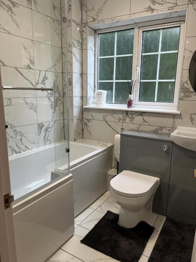 Flat 1 Hobart * Hendon